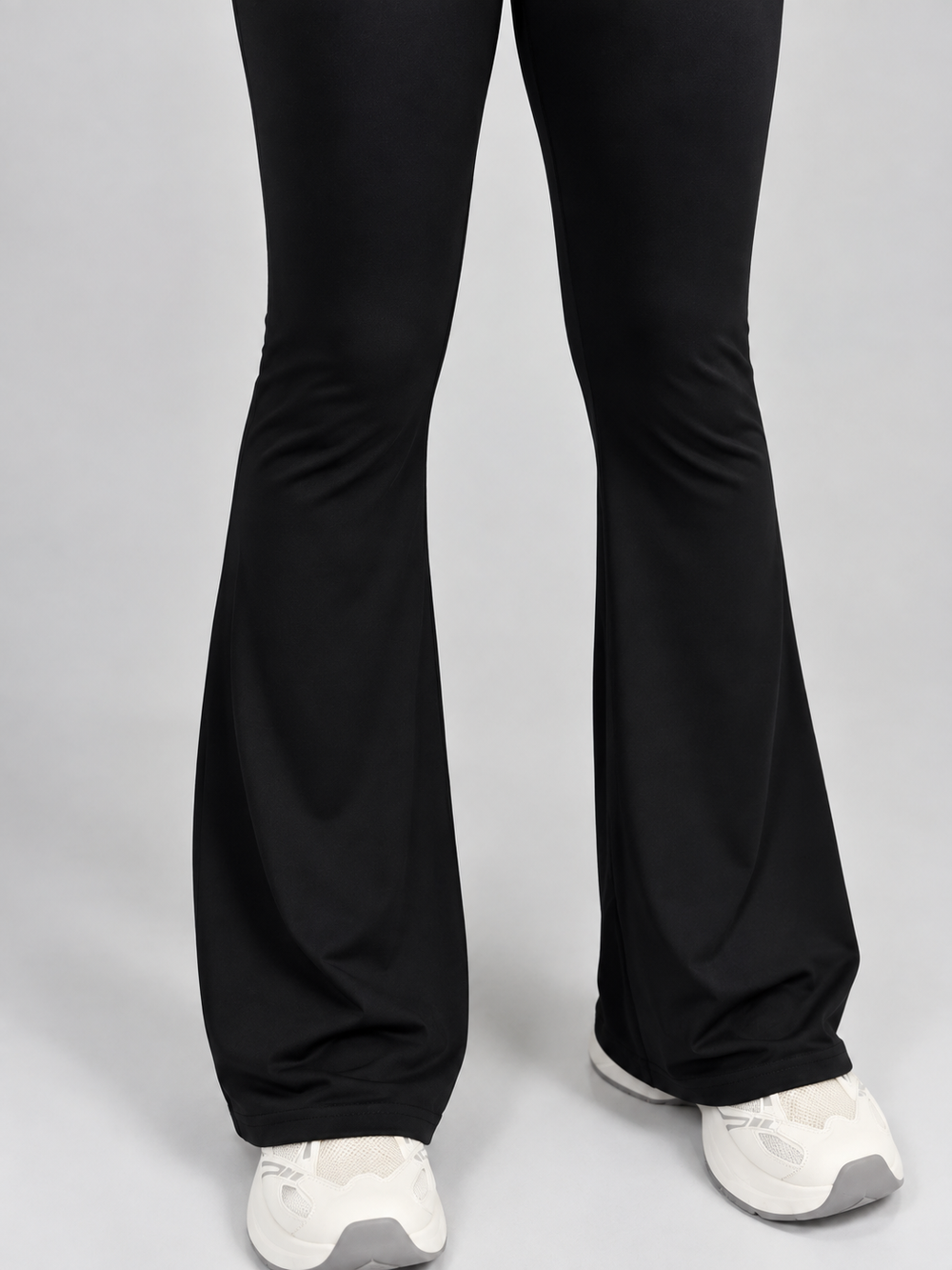تفصيل قصة Flare في Combinaison Sport Basic